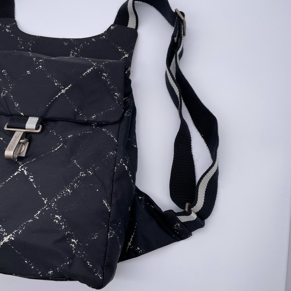 Chanel - Picture 3 of 13